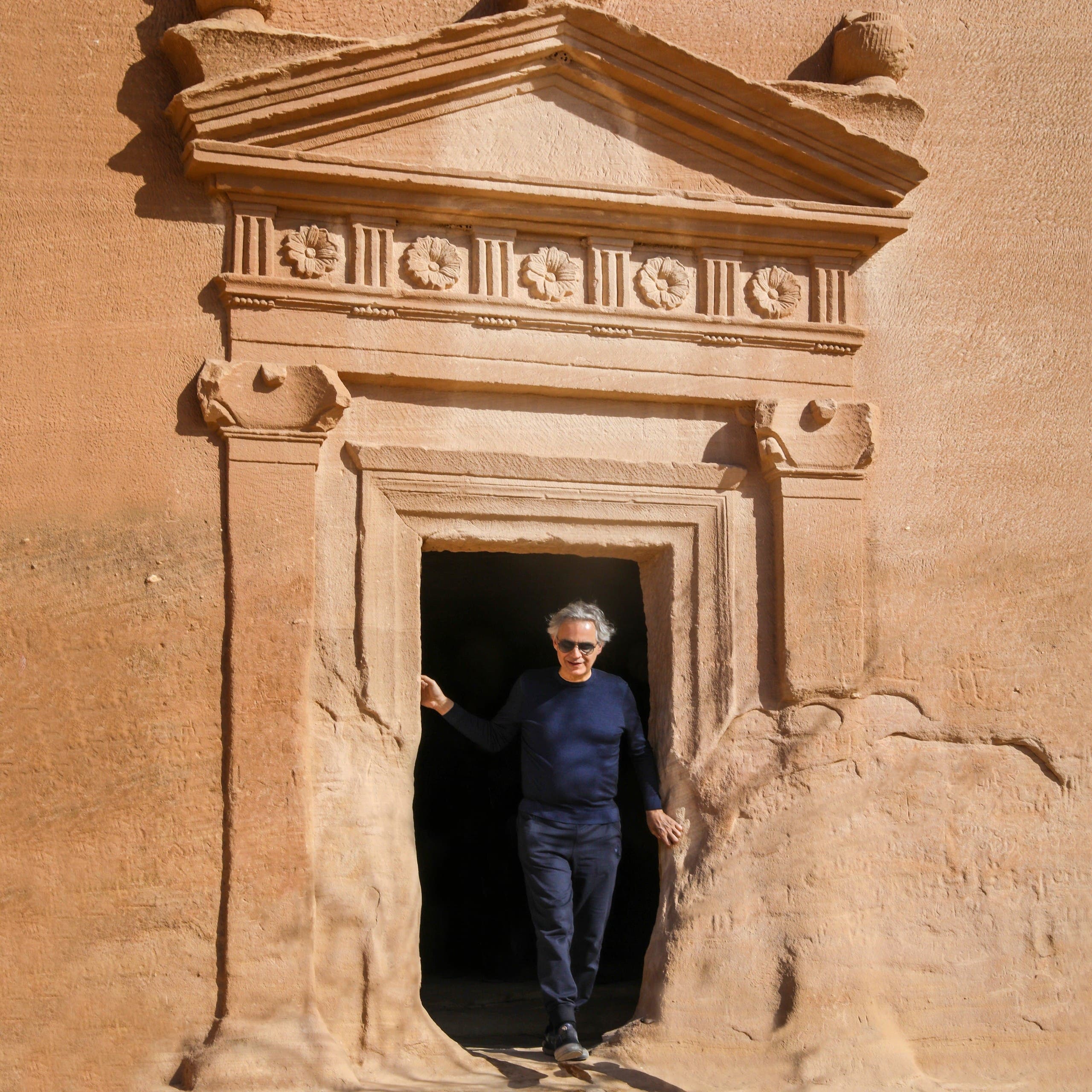 مغني الأوبرا العالمي أندريا بوتشيلي يحيي حفلاً في العلا