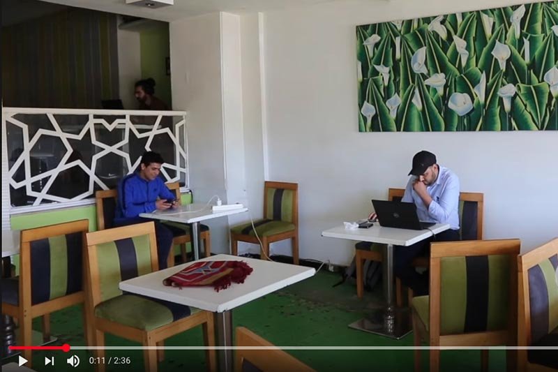 مقهى مفتوح في رمضان