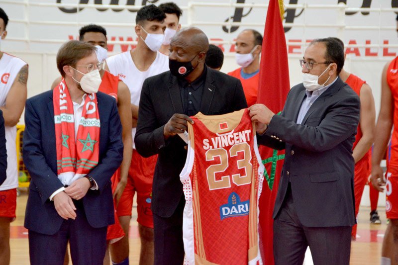 وفد أمريكي يروج بسلا للرابطة الإفريقية للسلة