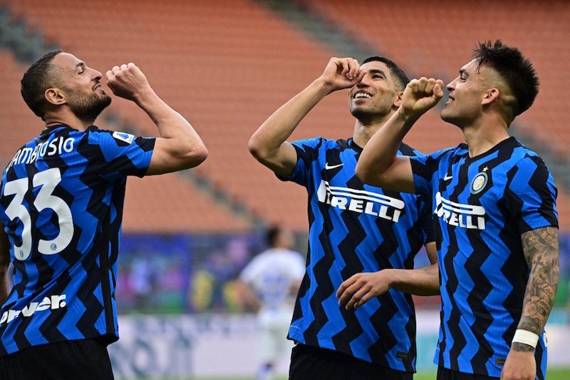 أشرف حكيمي يعترف بأفضال المدرب كونتي