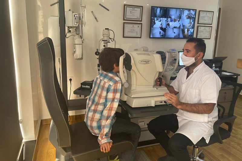 أطفال يستفيدون من فحوصات مجانية بتطوان‬