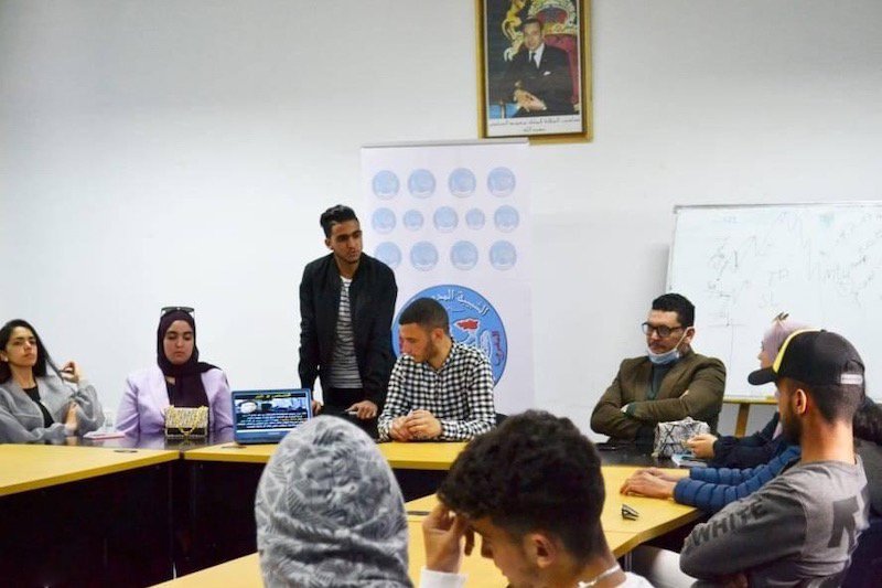 الشبيبة المدرسية تنظم تكوينا حول التجارة الإلكترونية