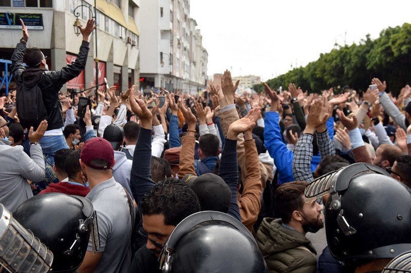 “المتعاقدون” يهددون بتعليق إدراج نقاط التلاميذ في منظومة “مسار”