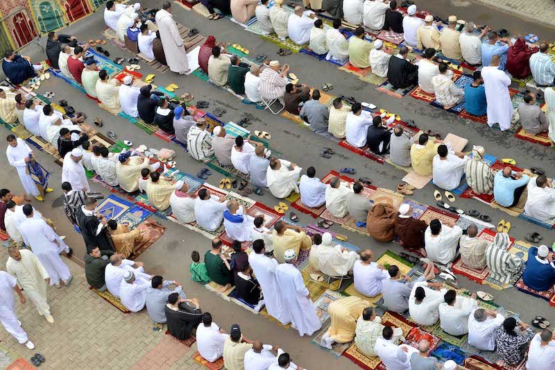 المغاربة يؤدون صلاة عيد الفطر في البيوت للسنة الثانية على التوالي