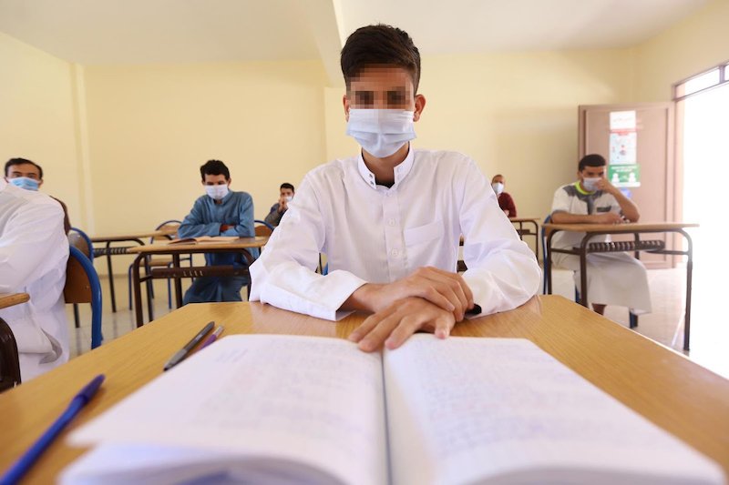 بحث يكشف علاقة التناقض بين مقررات “التربية الإسلامية” والفلسفة