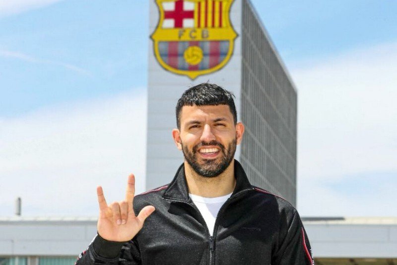 برشلونة يعلن رسميا ضم أغويرو مدة موسمين