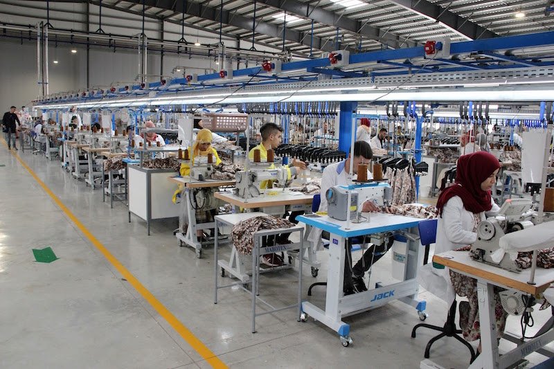 “حماية المستهلك” توصي بغسل الملابس الجديدة لتفادي الأضرار الكيماوية