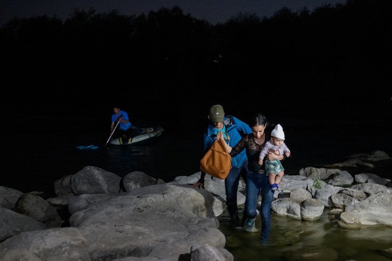 حياة قاسية تنتظر المهاجرين السريين في أمريكا