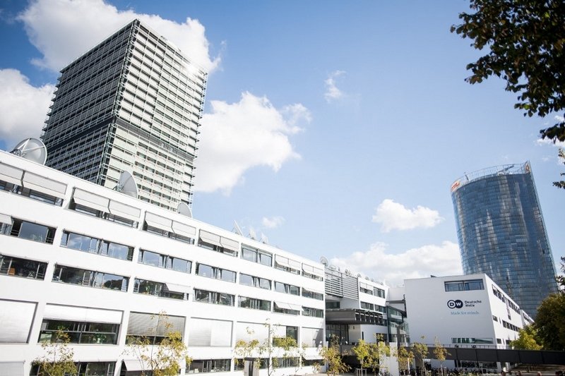 “دوتشيه فيليه” الألمانية “تقلم” حرية التعبير في قضية فلسطين