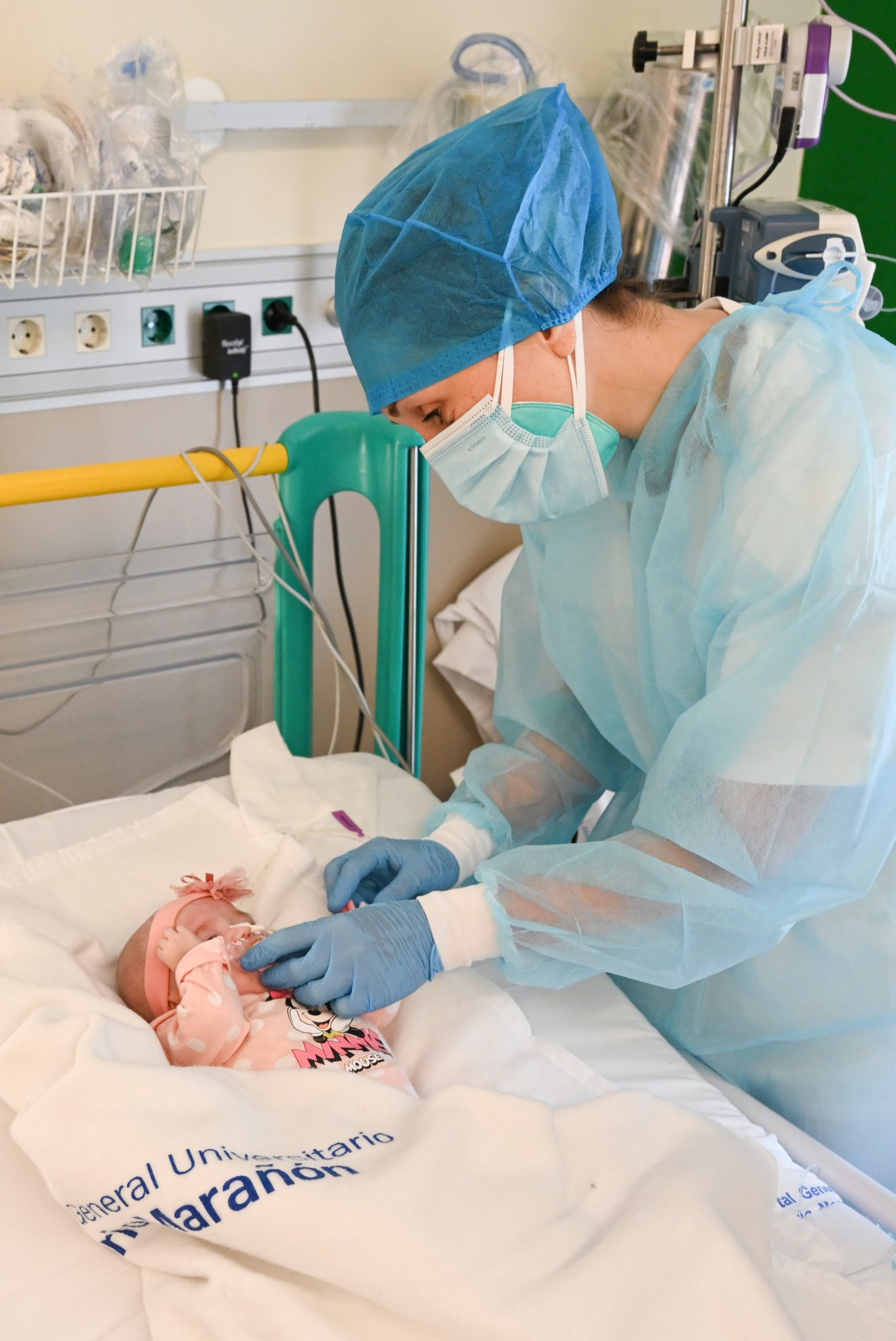 زراعة قلب رائدة لطفلة عمرها شهران في إسبانيا تنقذ حياتها