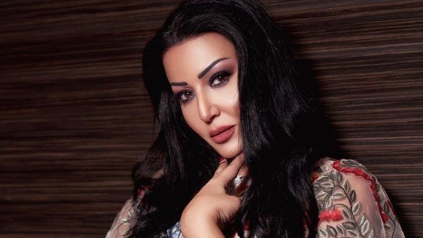 سمية الخشاب تثير جدلا بـ”العصير الأخضر”.. وتكشف مكوناته