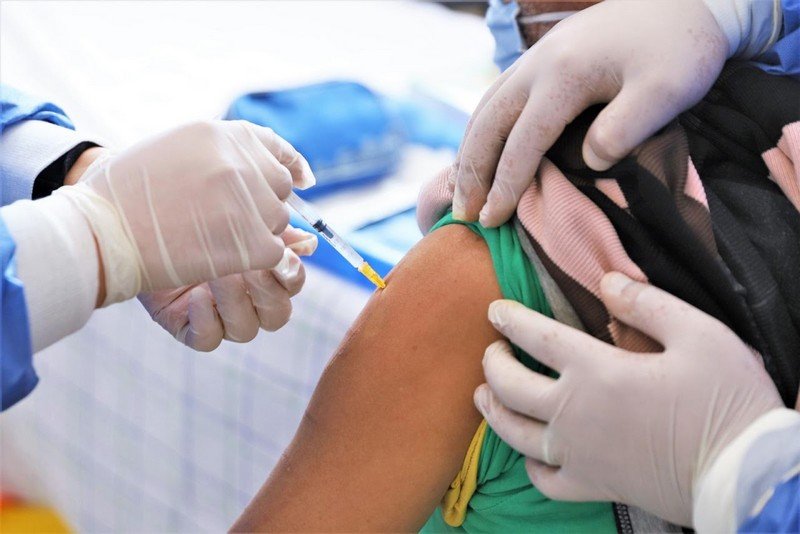 شريحة إضافية من المغاربة تلقَّح ضد “كورونا” دون إشعار من وزارة الصحة