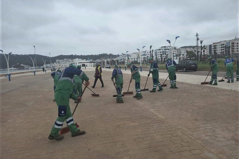 شواطئ المضيق تتزين قبيل موسم الاصطياف‬