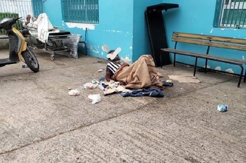 صور حاطة من كرامة المرضى تثير استياء عارماً