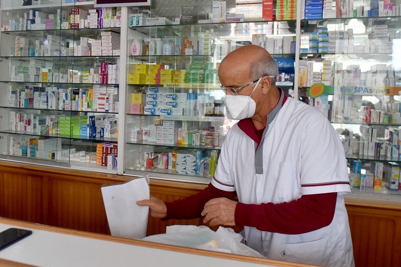 صيادلة ينتقدون ارتفاع “معامل الاشتراكات” في تنزيل نظام التغطية الصحية