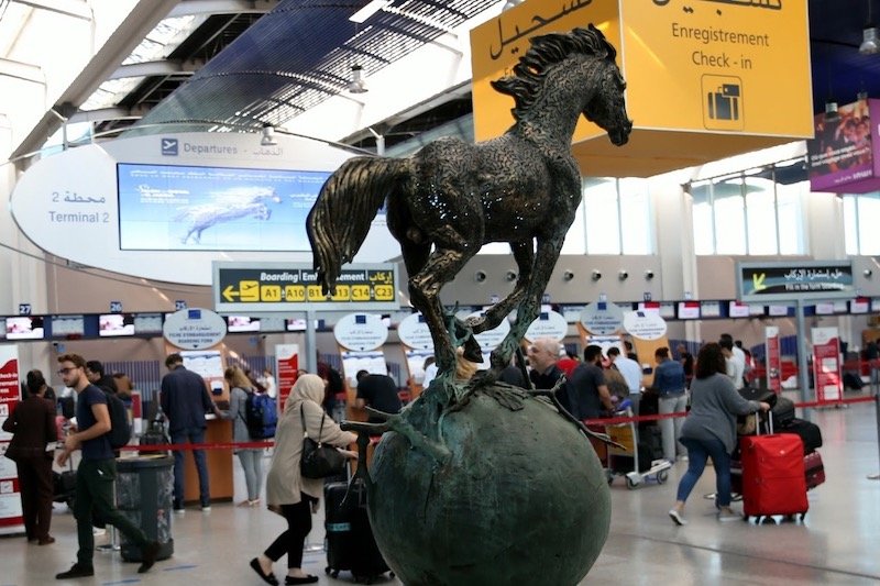 فتح الحدود الجوية يُبهج مهنيي السياحة في انتظار “انتعاشة الصيف”