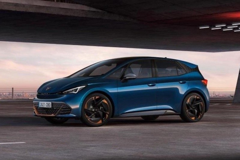 كوبرا تقدم سيارتها الكهربائية Born الجديدة