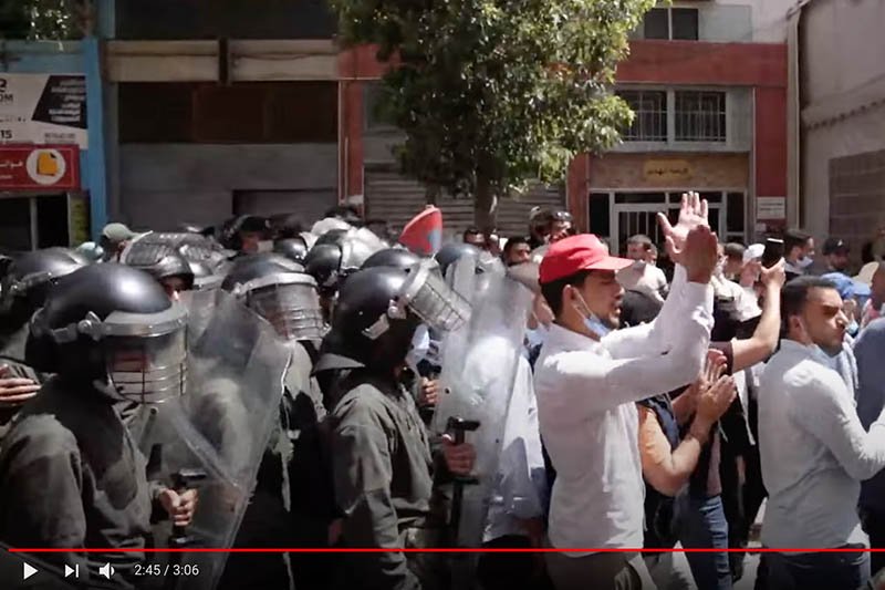 متعاقدون يؤازرون زملاءهم بالرباط