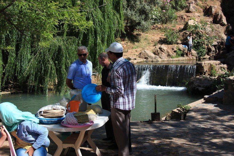 مهنيون يستبشرون بتراجع “كورونا” ووفرة اللقاح لإنعاش قطاع السياحة