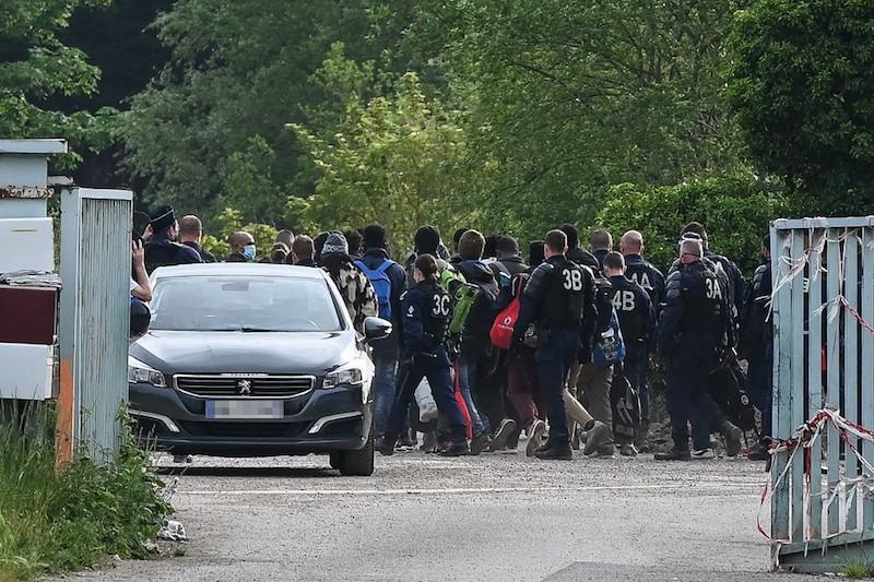 أمام تعنت ألمانيا وإسبانيا .. فرنسا تنسق مع المغرب لإعادة آلاف المهاجرين القاصرين‬