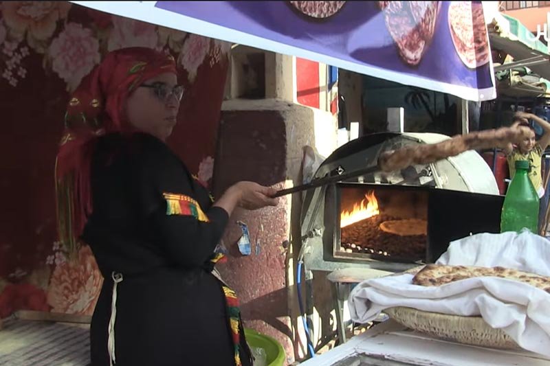 بائعة خبز تافرنوت