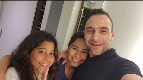 بفيديو مع شيرين.. حسام حبيب يقاطع والده ويلوح بالقانون