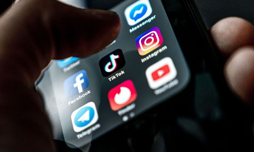 ثغرة أمنية في “ماسنجر فيسبوك” تعرّض خصوصية المستخدمين للخطر