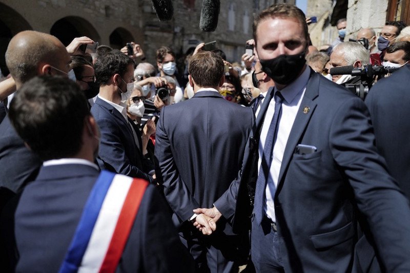 صفعة للرئيس أم صفعة لفرنسا؟