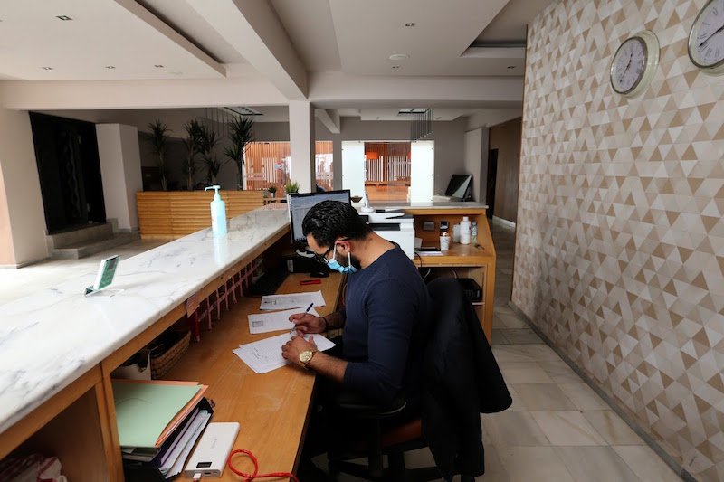 طلبة مغاربة بأوكرانيا يشكون ارتفاع التكاليف المالية للحجر الصحي بالمغرب‬