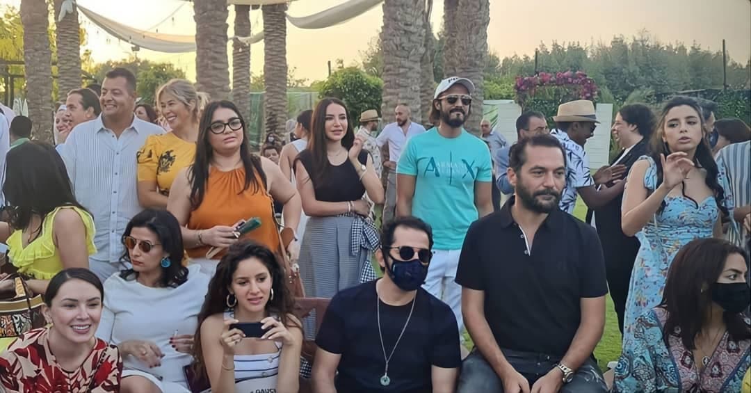 على طريقة العندليب وشادية.. صور لزفاف الفنان محمد فراج