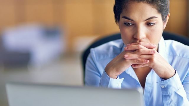 عودة مواقع كبرى للعمل بعد انقطاع شمل دولاً عدة