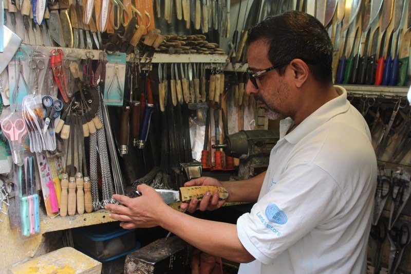 فيلالي .. مجاز يختار “الحدادة” لمواجهة البطالة