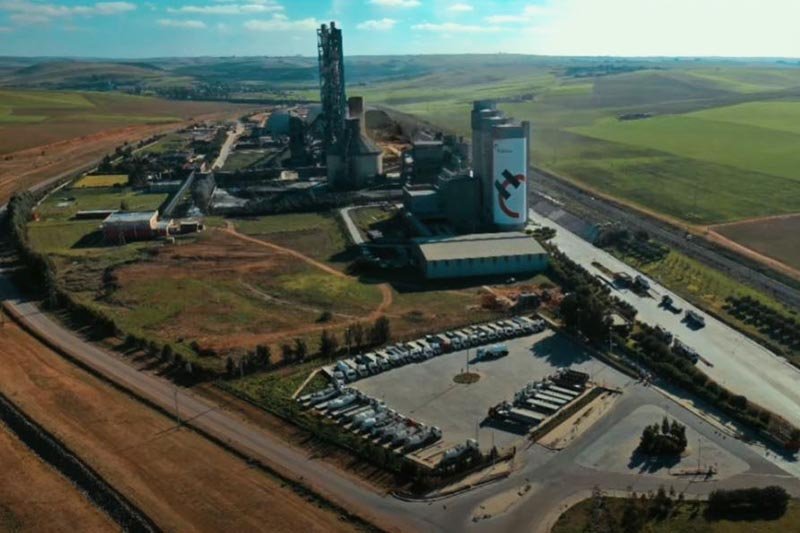 معمل للإسمنت بسطات