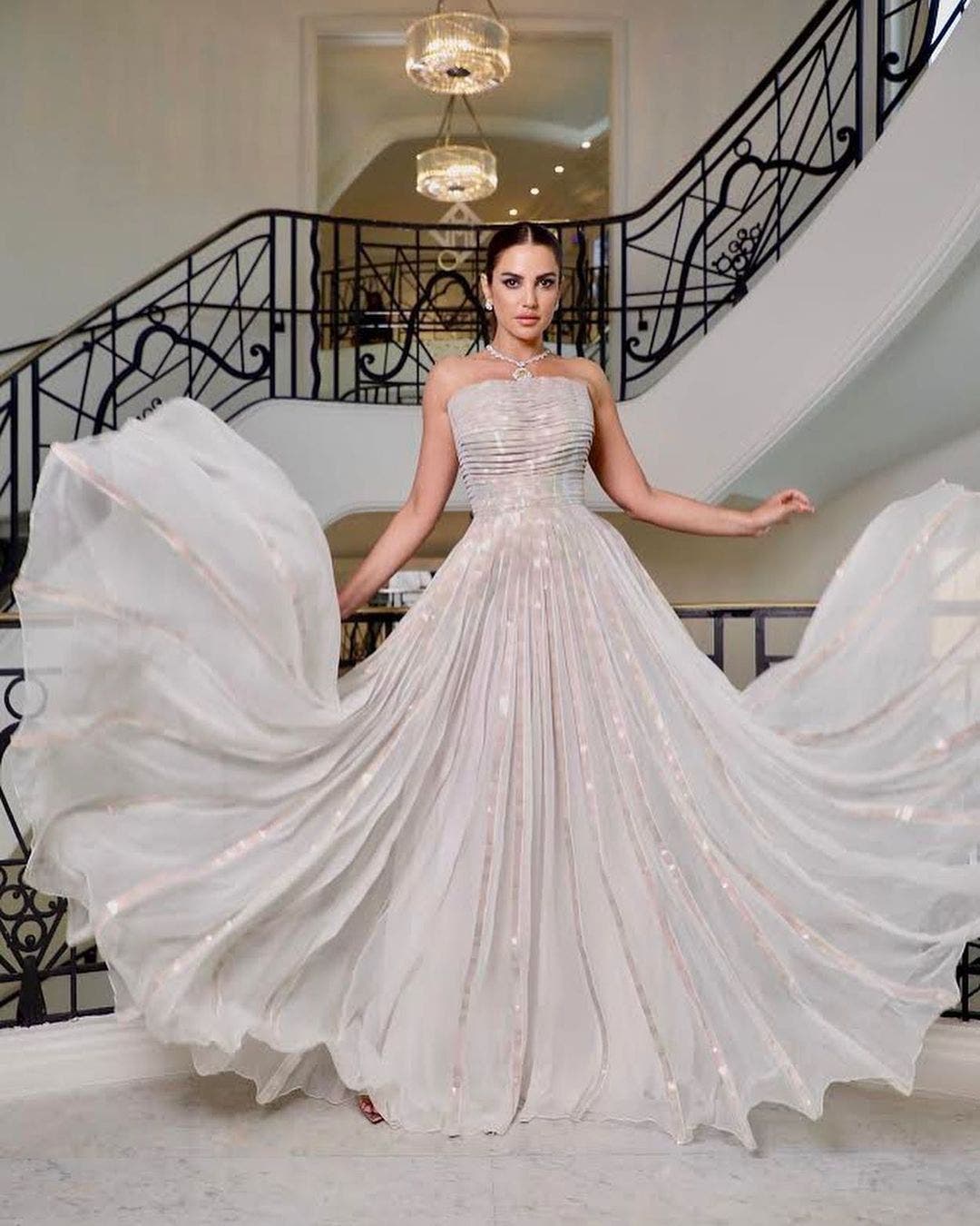 أجمل إطلالات مهرجان “كان” تحمل توقيعاً عربياً