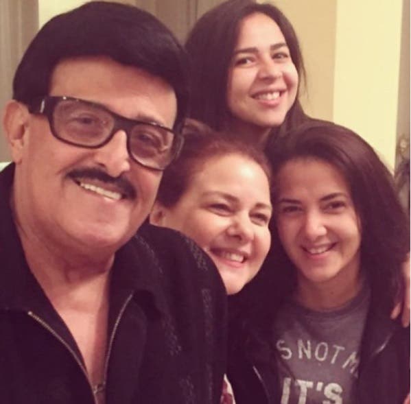 جديد حالة دلال عبد العزيز.. قدمها لا تلمس الأرض والأكسجين معلق بأنفها