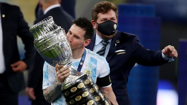 ميسي يهدي لقب كوبا أميركا إلى عائلته وروح مارادونا