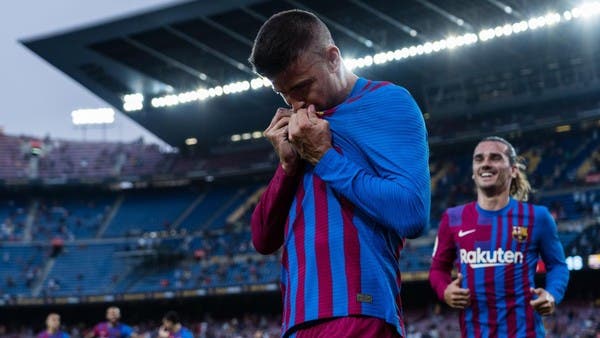 بيكيه يشتري حقوق نقل الدوري الفرنسي في إسبانيا