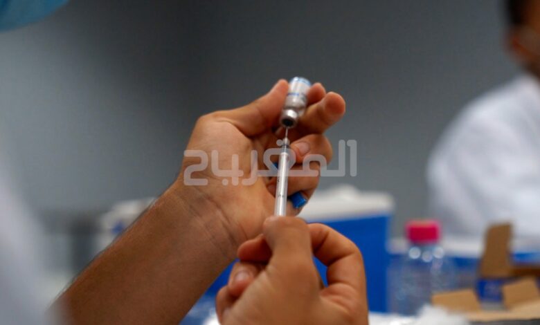 وزارة الصحة تقرر توسيع الفئة المستهدفة بالتلقيح لتشمل الفئة العمرية 20 سنة فما فوق