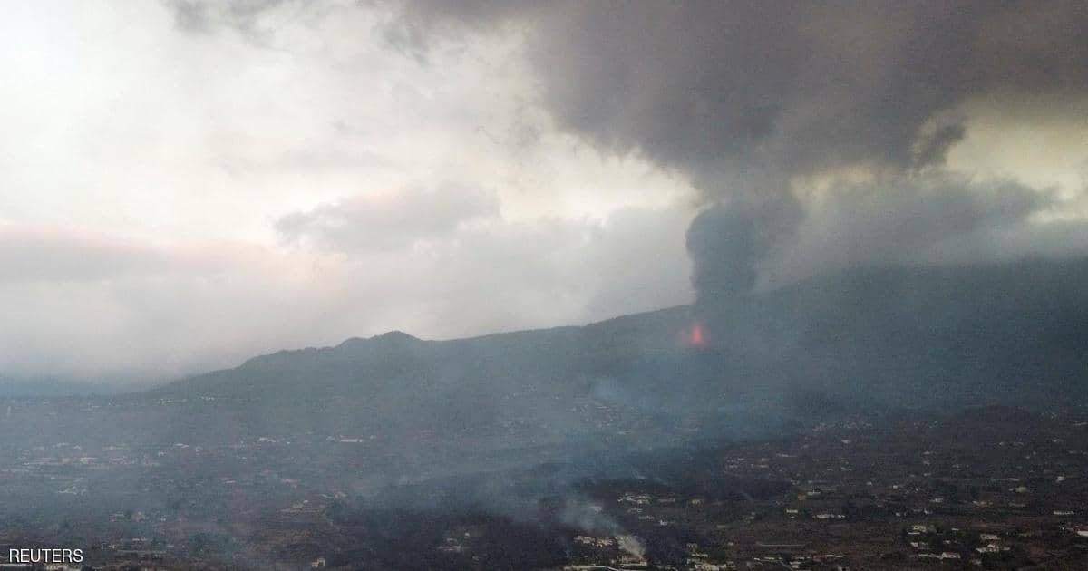 “انفجارات مدوية” من بركان جزر الكناري