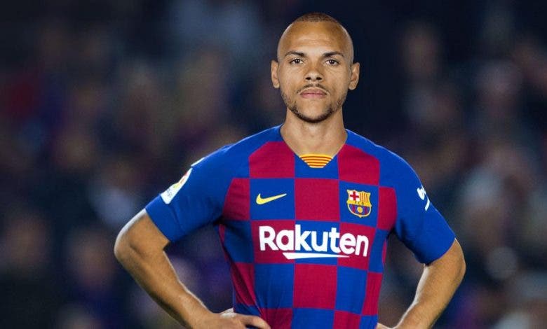 برشلونة يعلن غياب مهاجمه لعدة أشهر