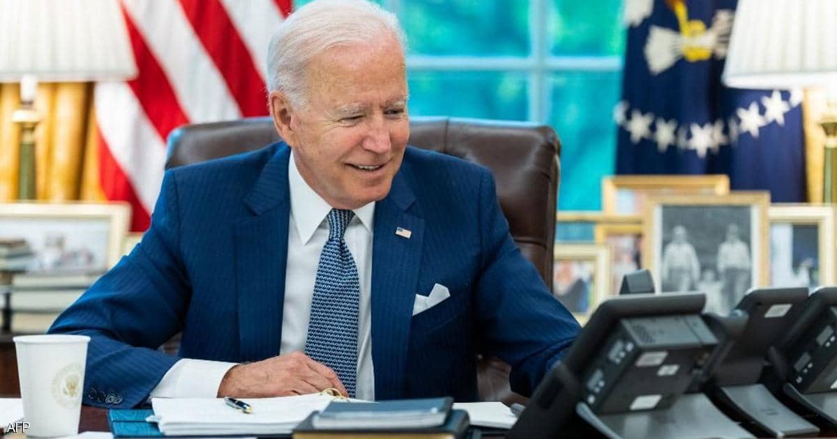 بايدن وماكرون يناقشان تعزيز الدفاع في أوروبا