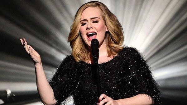 بعد انقطاع 6 سنوات.. أغنية لأديل تكتسح منصات الاستماع