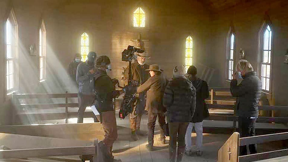 قصة آخر لقطة لمن قتلتها رصاصة خاطئة أطلقها الممثل بالدوين