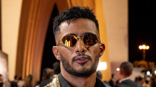 لم تخسرا عملهما.. محمد رمضان يرد على جدل فيديو المضيفتين