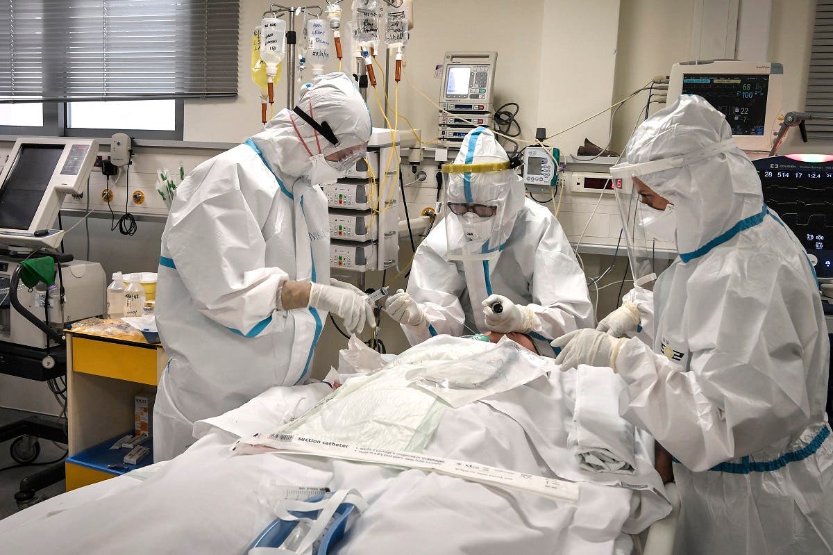 منظمة الصحة: كورونا قتل ما بين 80 و180 ألف عامل صحي