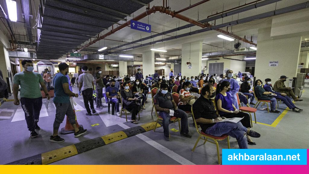 الإمارات تعلن أن 100% من سكانها تلقوا الجرعة الأولى من لقاح كورونا