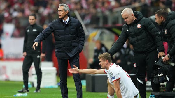 الاتحاد البولندي يرفض استقالة المدرب باولو سوزا