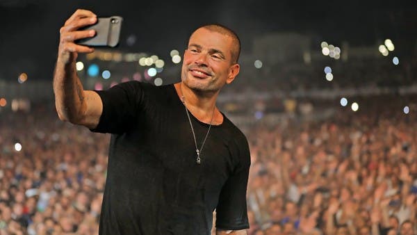 بعد 17 عاما.. مفاجأة غنائية لمحبي عمرو دياب