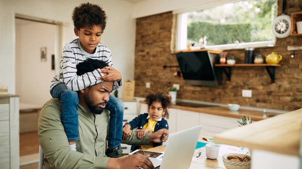 تحذير من وباء آخر شائع.. مع عودة العمل من المنزل