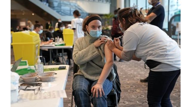 فيروس كورونا: الإمارات تفرض قيودا على مرتادي المباني الحكومية لمنع انتشار الوباء